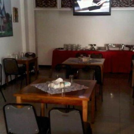 Hotel Ambun Suri Bukittinggi Bagian luar foto
