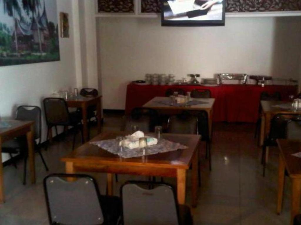 Hotel Ambun Suri Bukittinggi Bagian luar foto