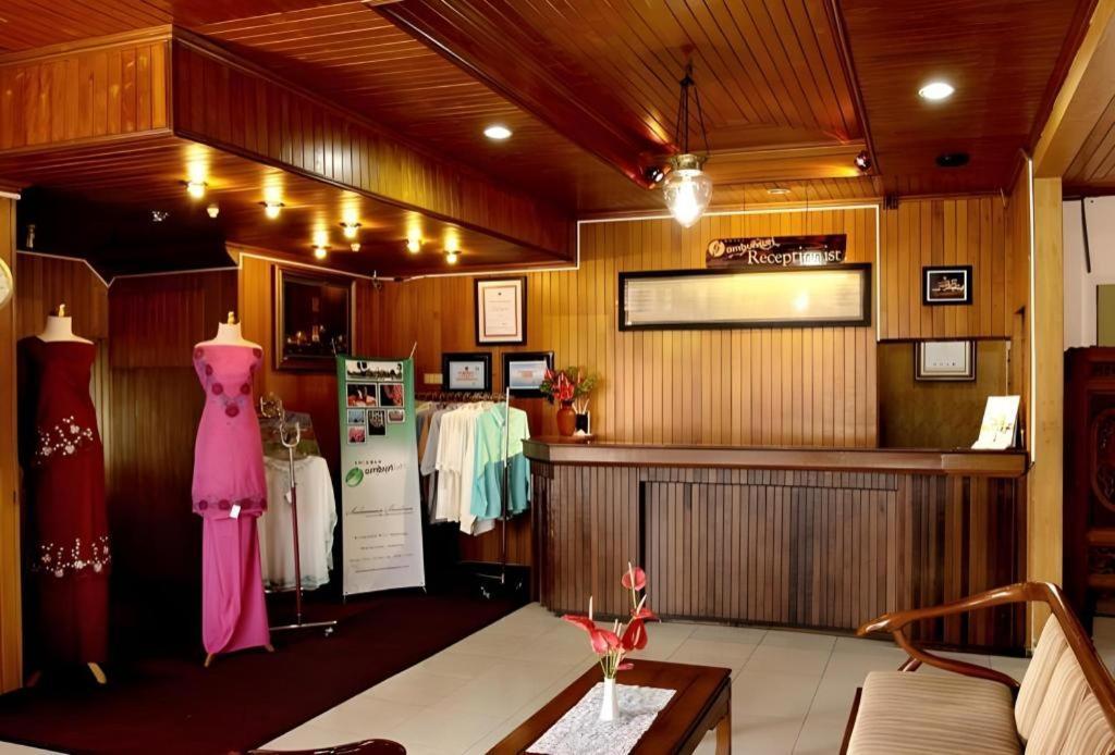 Hotel Ambun Suri Bukittinggi Bagian luar foto