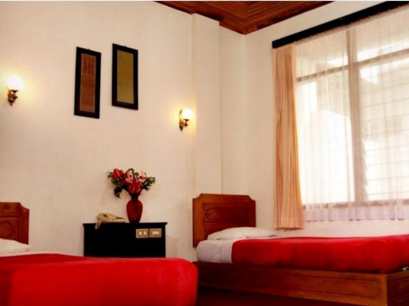 Hotel Ambun Suri Bukittinggi Bagian luar foto