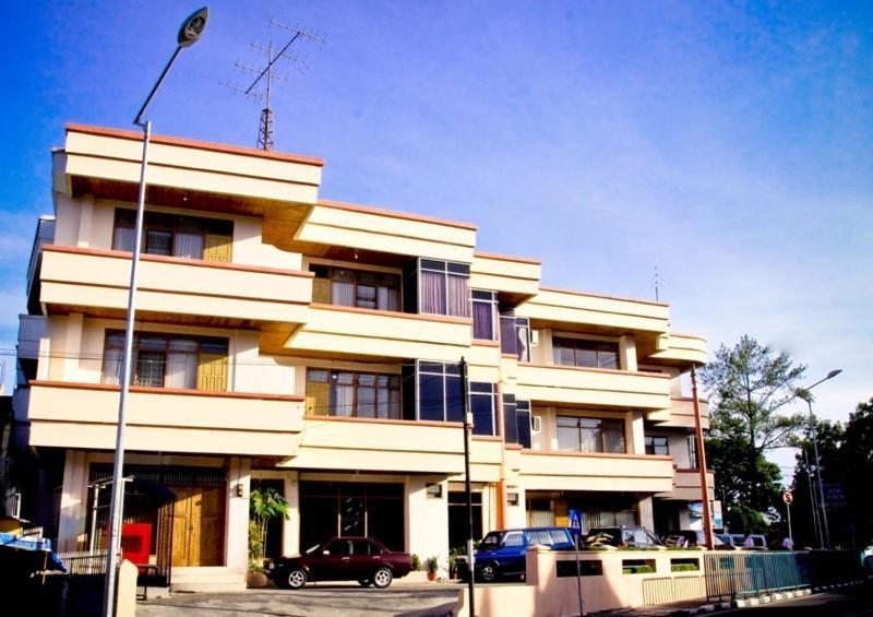Hotel Ambun Suri Bukittinggi Bagian luar foto