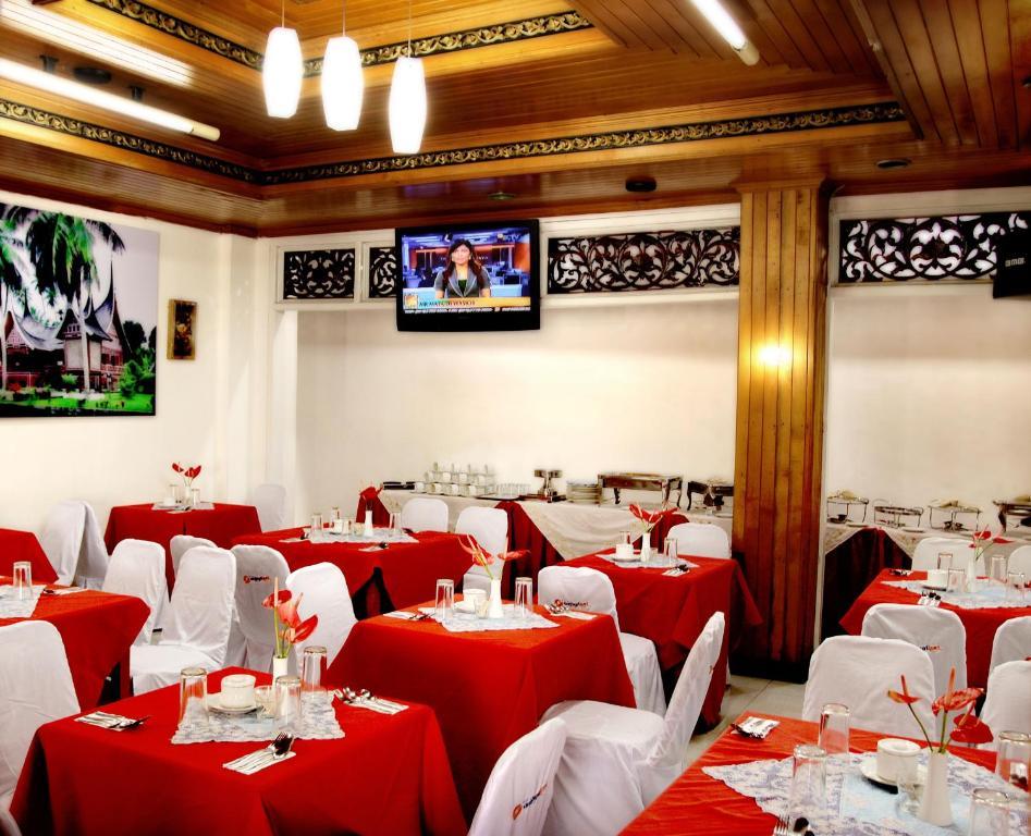 Hotel Ambun Suri Bukittinggi Bagian luar foto