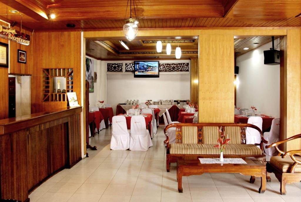 Hotel Ambun Suri Bukittinggi Bagian luar foto